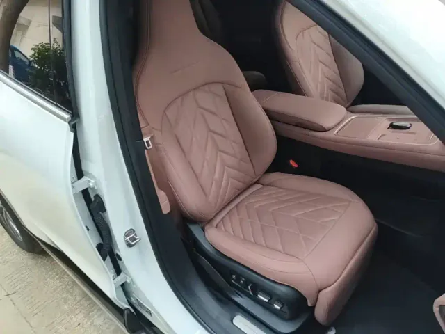Nio EC6 — Фото автомобиля 24