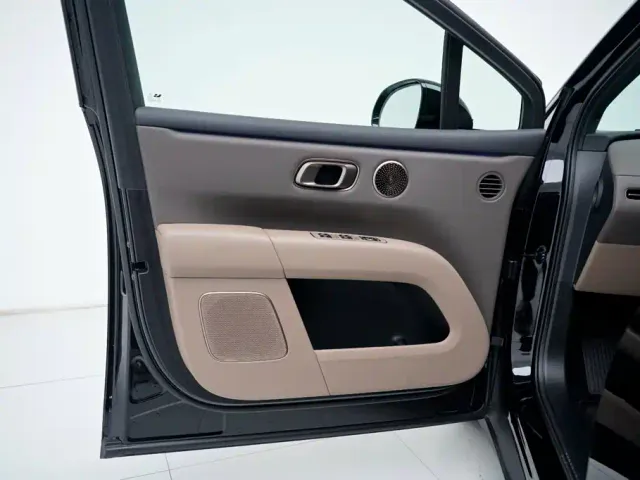 Li Auto i6 — Фото автомобиля 10