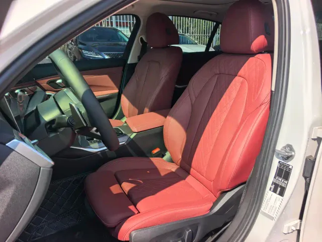 BMW 3 Series — Фото автомобиля 11