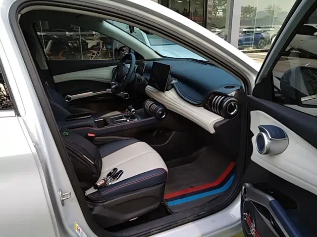 BYD Yuan PLUS — Фото автомобиля 24