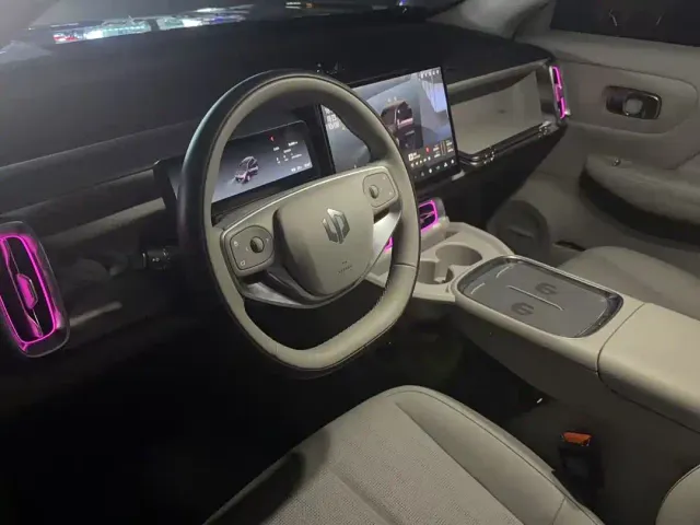 Leapmotor B10 — Фото автомобиля 5