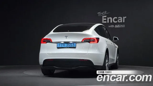 Tesla Model Y — Фото автомобиля 4