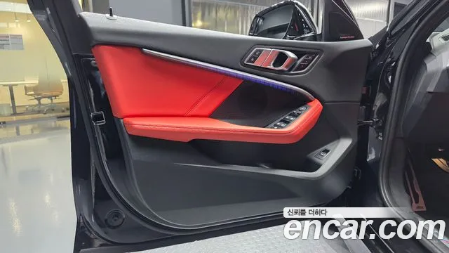 BMW 1 Series F40 — Фото автомобиля 13