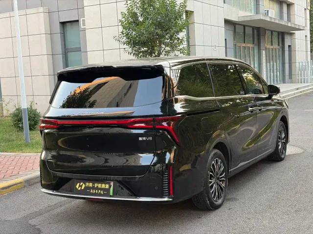 Forthing Xinghai V9 — Фото автомобиля 7