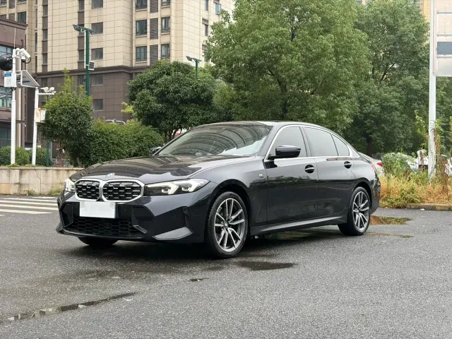 Фотография автомобиля — BMW 3 Series