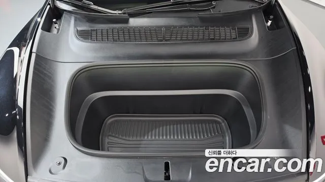 Tesla Model Y — Фото автомобиля 5