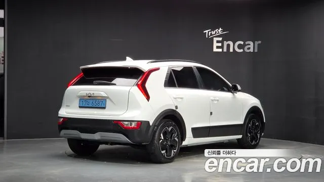 Kia Niro — Фото автомобиля 2