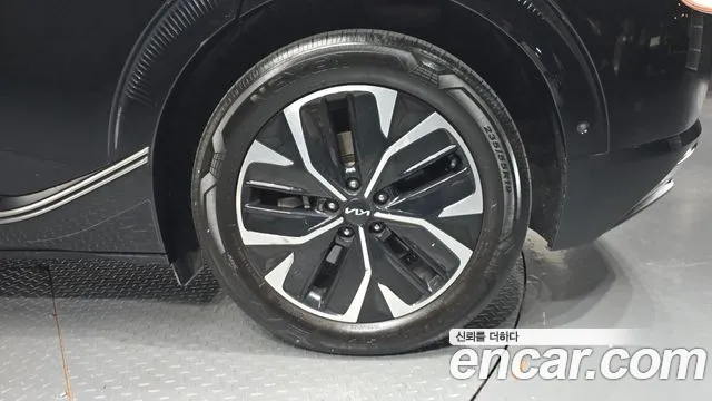 Kia EV6 — Фото автомобиля 5