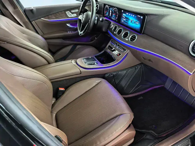 Mercedes-Benz E-Class — Фото автомобиля 8