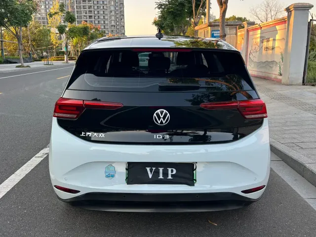 Volkswagen ID.3 — Фото автомобиля 11