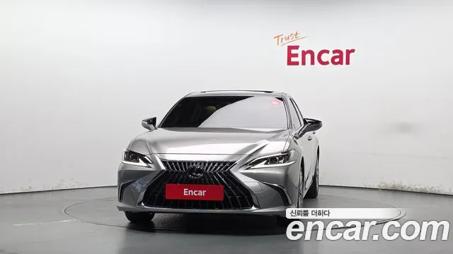 Lexus ES 7th Gen — Фото автомобиля 3