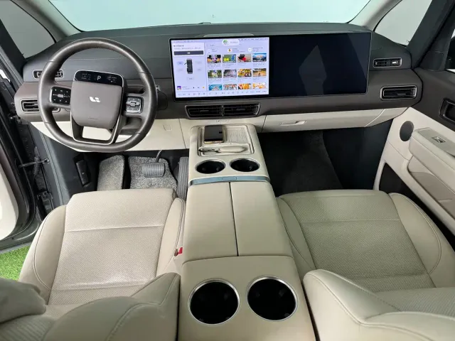 Li Auto MEGA — Фото автомобиля 9