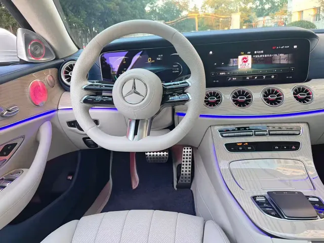 Mercedes-Benz E-Class — Фото автомобиля 15
