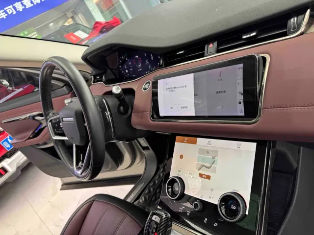 Land Rover Range Rover Evoque 2021 Range Rover Evoque L 249PS R-Dynamic SE Luxury Edition — Фото автомобиля 14