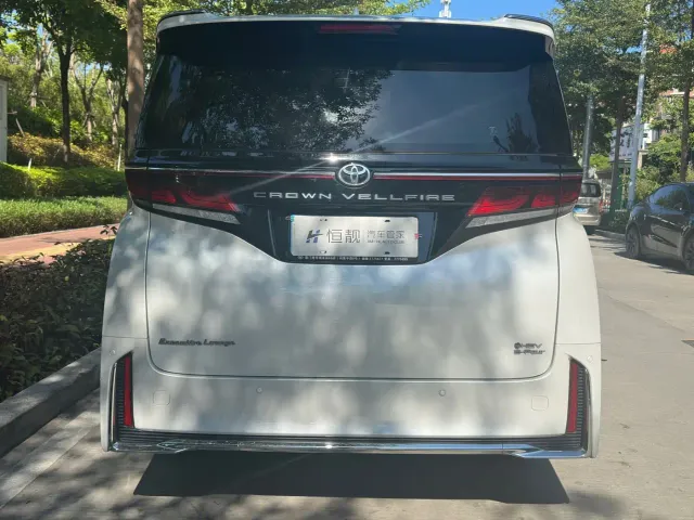 Toyota Vellfire — Фото автомобиля 4