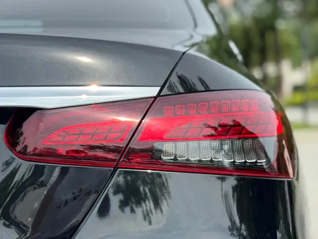 Mercedes-Benz E-Class — Фото автомобиля 26