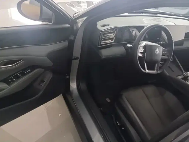 BYD Qin L — Фото автомобиля 11