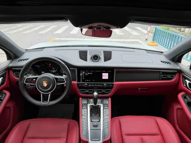 Porsche Macan — Фото автомобиля 11