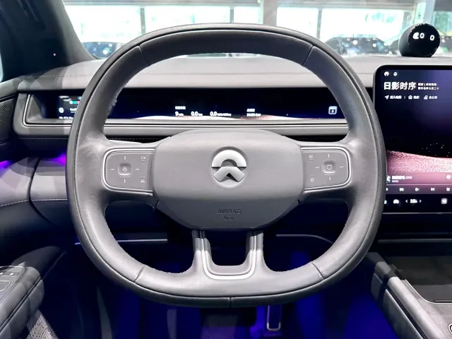 Nio ES8 — Фото автомобиля 21
