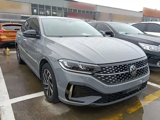 Volkswagen Lavida — Фото автомобиля 3
