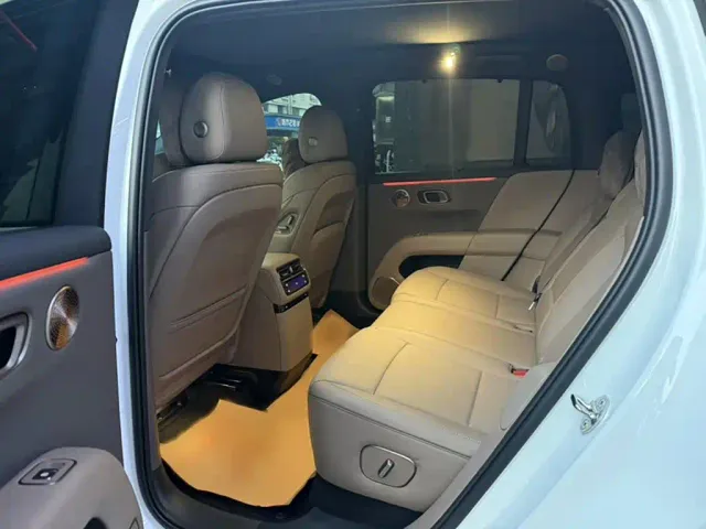 Li Auto i6 — Фото автомобиля 12