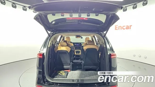 Kia Carnival Generation 4 — Фото автомобиля 20