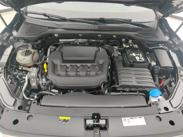 Volkswagen Passat — Фото автомобиля 10