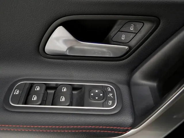 Mercedes-Benz A-Class — Фото автомобиля 6