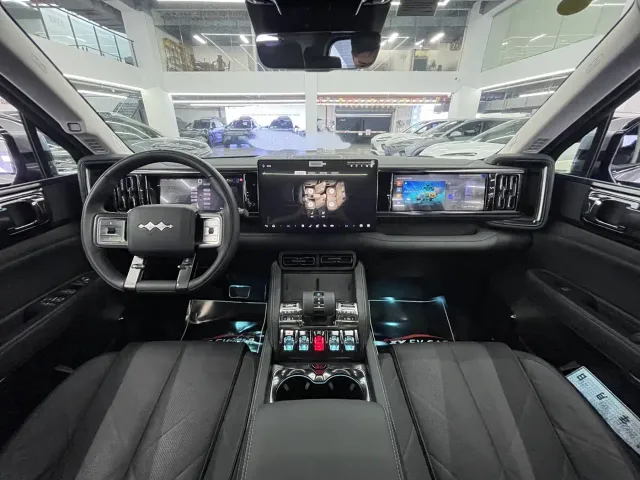 BYD FangChengBao Leopard 5 — Фото автомобиля 13