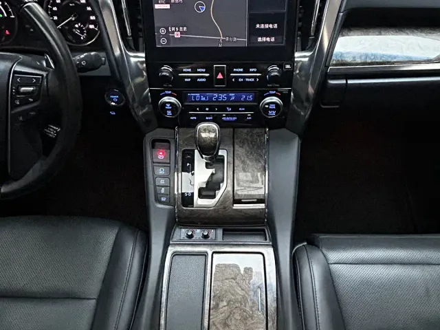 Toyota Vellfire — Фото автомобиля 18