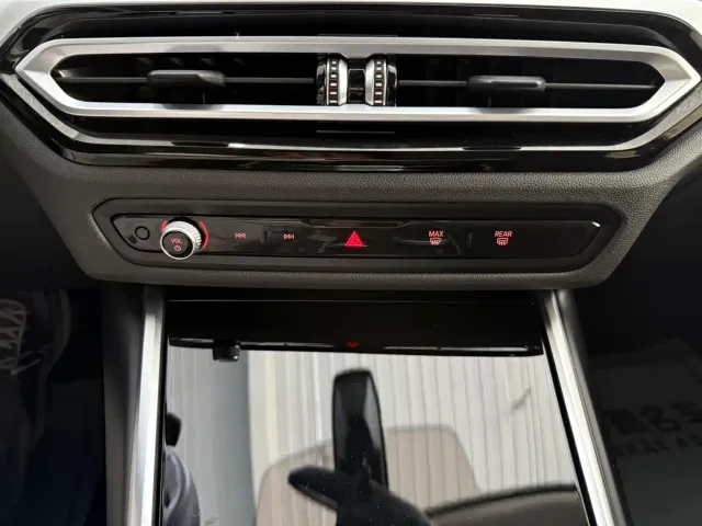 BMW 3 Series — Фото автомобиля 12