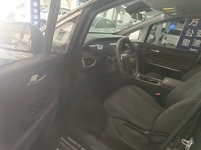 GAC Trumpchi M6 — Фото автомобиля 15