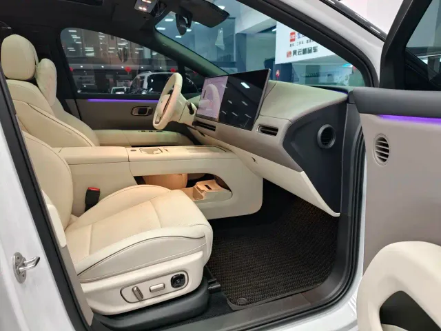 Li Auto i6 — Фото автомобиля 22