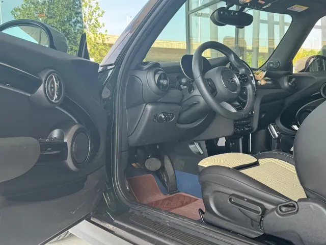 MINI Hatch — Фото автомобиля 9