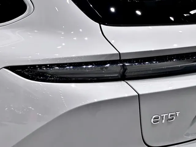 Nio ET5 Touring — Фото автомобиля 6