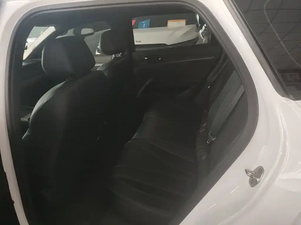 BYD Seal 06 DM-i Touring 2025 DM-i 150KM Premium — Фото автомобиля 16