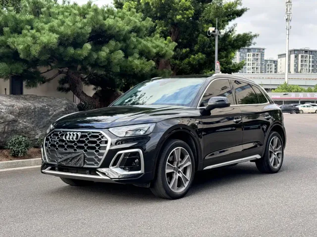 Фотография автомобиля — Audi Q5L
