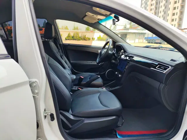 JAC Motors iEVA50 — Фото автомобиля 8