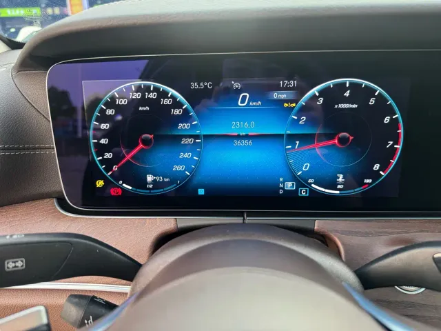 Mercedes-Benz E-Class — Фото автомобиля 18
