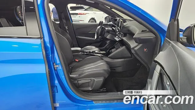 Peugeot 208 — Фото автомобиля 11