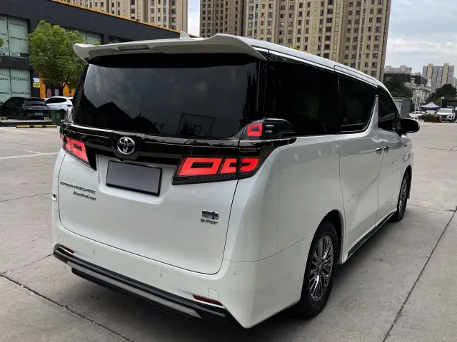 Toyota Vellfire — Фото автомобиля 5