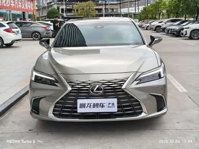 Lexus ES — Фото автомобиля 2