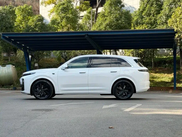 Li Auto L7 — Фото автомобиля 7