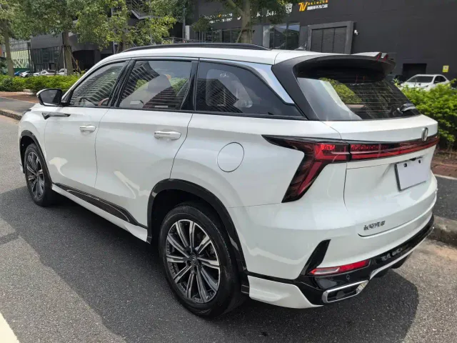 Changan CS75 Plus — Фото автомобиля 4