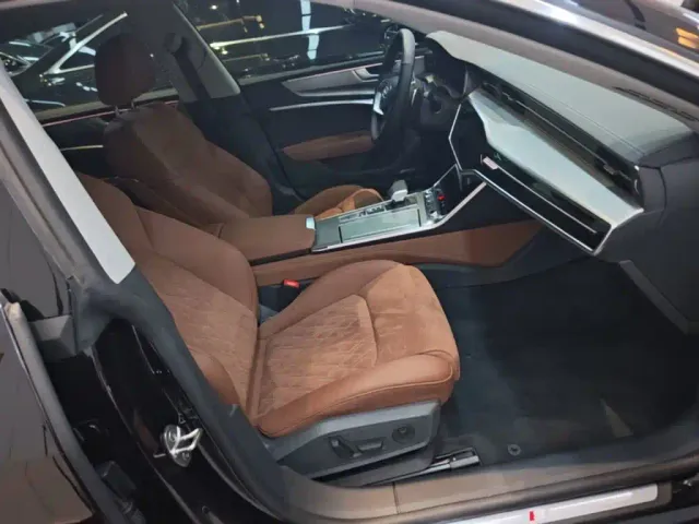 Audi A7L — Фото автомобиля 24
