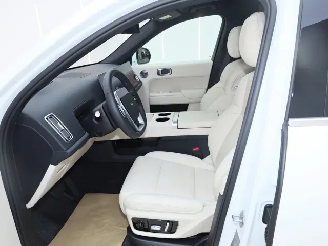 Li Auto L7 — Фото автомобиля 23