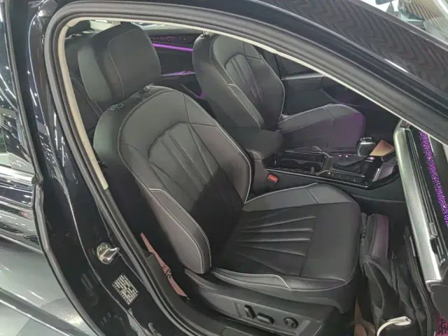 Volkswagen Passat — Фото автомобиля 24