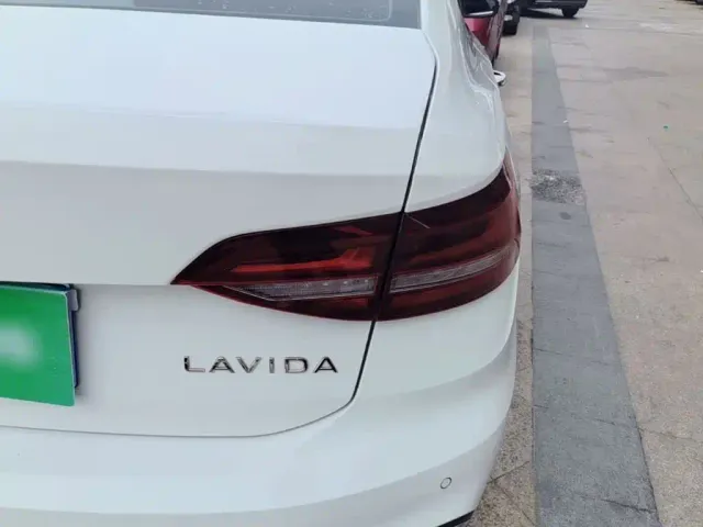 Volkswagen Lavida — Фото автомобиля 7