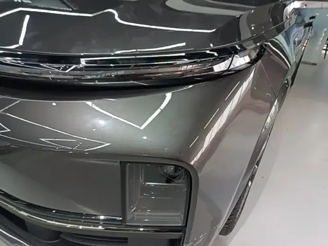 Li Auto L9 — Фото автомобиля 23