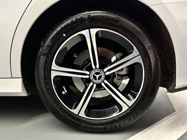 Mercedes-Benz A-Class — Фото автомобиля 12